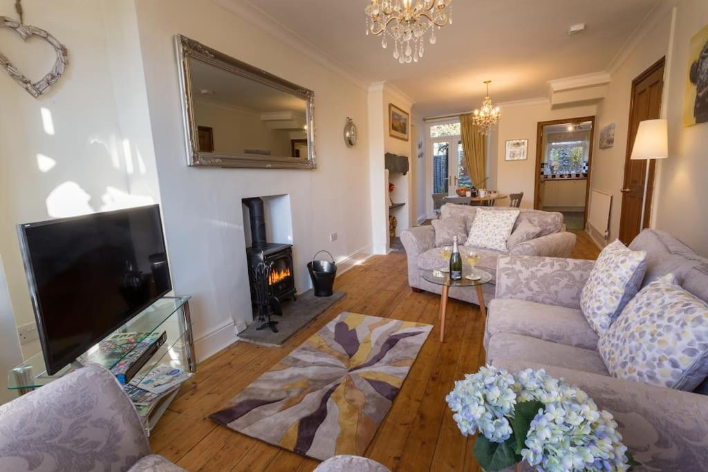 Holly Cottage Bowness-on-Windermere Eksteriør billede